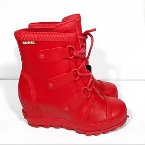 red sorel rain boots